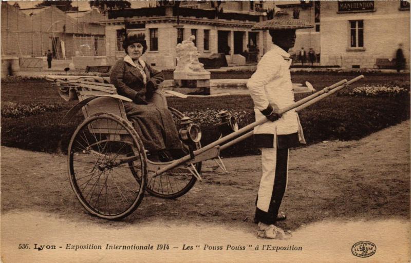 Carte postale ancienne Lyon - Les Pouss Pouss à Lyon
