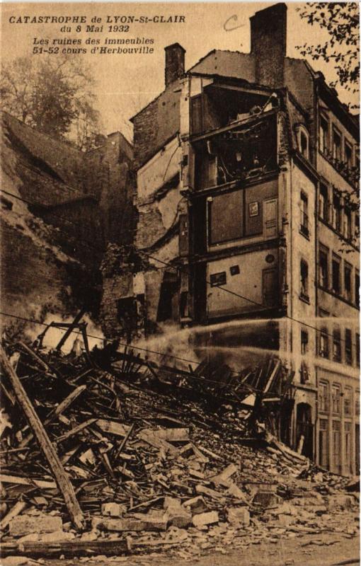 Carte postale ancienne Catastrophe de Lyon Saint-Jean du 8 Mai 1932