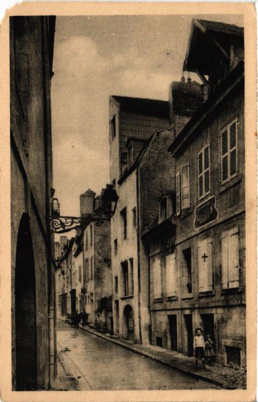 Carte postale ancienne Dole Rue et Maison natale de Pasteur