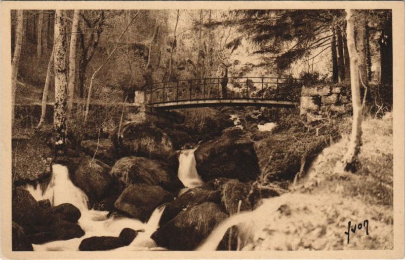 Carte postale ancienne Florac La Source du Pecher France