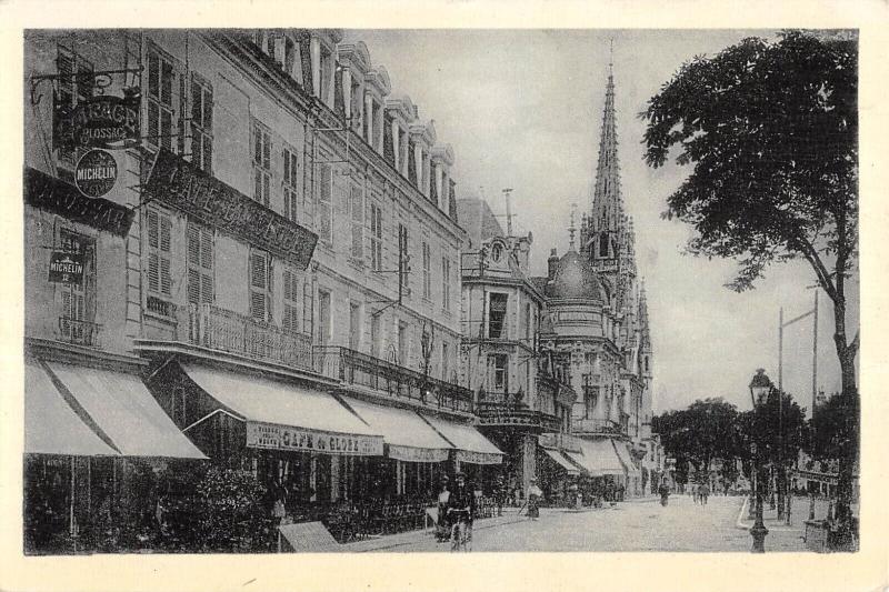 Carte postale ancienne Chatellerault - Boulevard Blossac Et Aglise Saint Jean Baptiste à Châtellerault