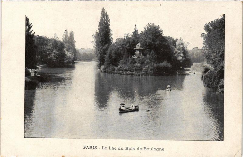 Carte postale ancienne Le Lac du Bois de Boulogne à Paris 16e