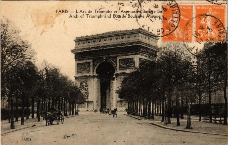 Carte postale ancienne L'Arc de Triomphe et l'Avenue du Bois de Boulogne à Paris 16e