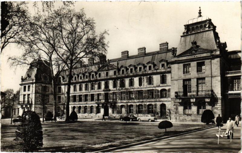 Carte postale ancienne Paris 5e-Hopital Militaire du Val de Grace à Paris 5e
