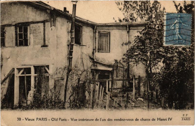 Carte postale ancienne Vue intérieure de l'un des rendez-vous de chasse de Henri IV à Paris 18e