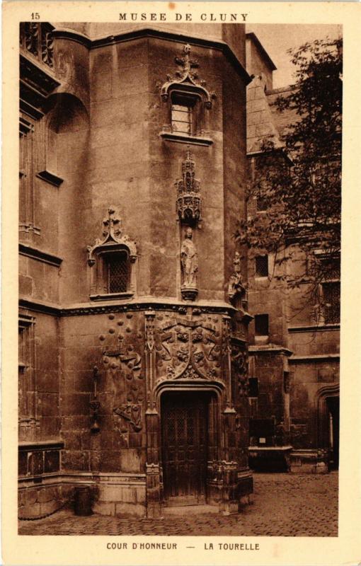 Carte postale ancienne Paris 5e-Musée de Cluny-Cour d'Honneur-La Tourelle à Paris 5e
