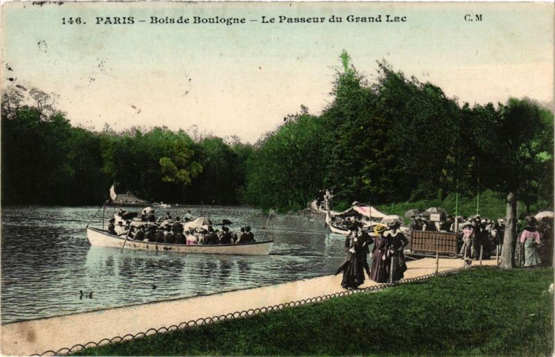 Carte postale ancienne Bois de Boulogne - Le Passeur du Grand Lac à Paris 16e