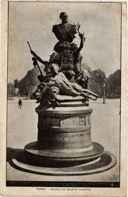 Carte postale ancienne Statue de Francis Garnier à Paris 5e