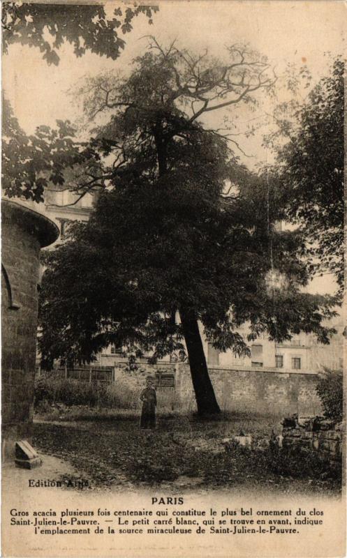 Carte postale ancienne Paris 5e-Le petit carré blanc à Paris 5e