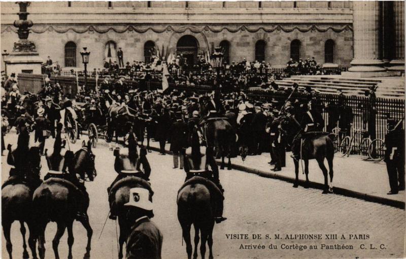 Carte postale ancienne Paris 5e-Arrivée du Cortége au Panthéon à Paris 5e