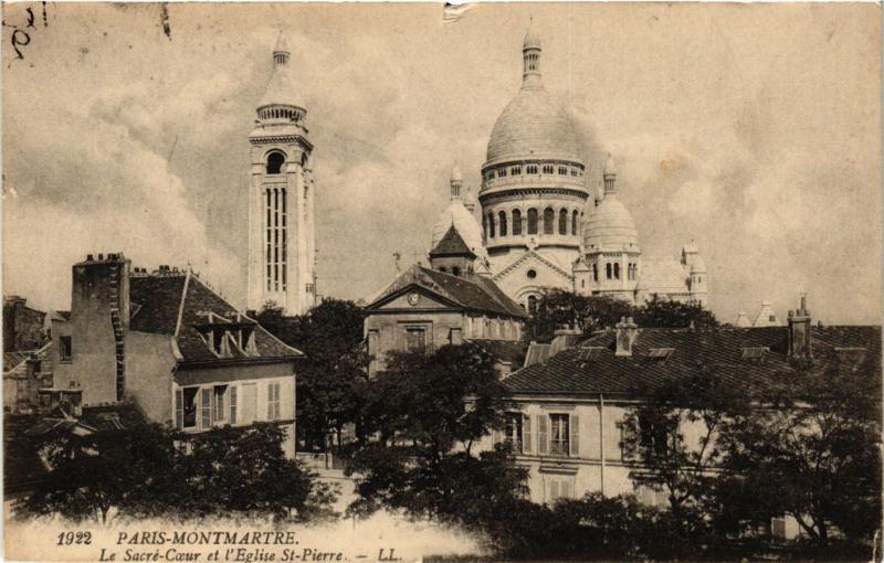 Carte postale ancienne Montmartre - Le Sacré-Coeur et l'Eglise Saint-Pierre à Paris 18e