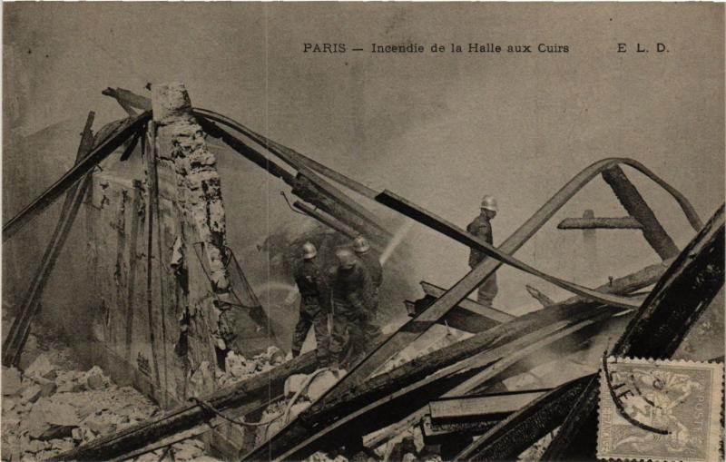 Carte postale ancienne Paris 5e-Incendie de la Halle aux Cuirs à Paris 5e