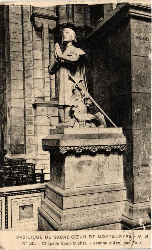 Carte postale ancienne Basilique du Sacré-Coeur - Chapelle Saint Michel - Jeanne d'Arc à Paris 18e