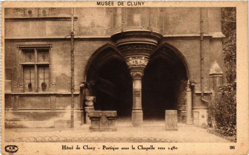 Carte postale ancienne Paris 5e-Hotel de Cluny-Portique sous la Chapelle à Paris 5e