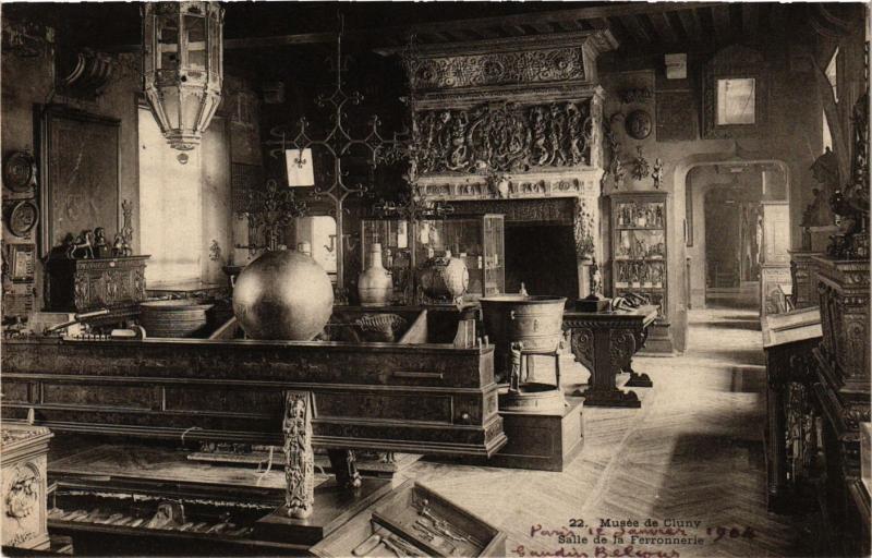 Carte postale ancienne Paris 5e-Musée de Cluny-Salle de la Ferronnerie à Paris 5e