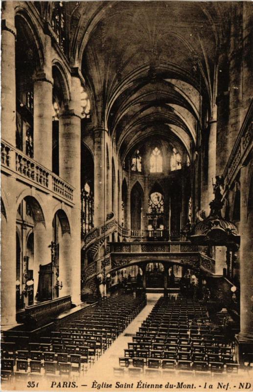 Carte postale ancienne Paris 5e-Eglise Saint Etienne du Mont-La Nef à Paris 5e