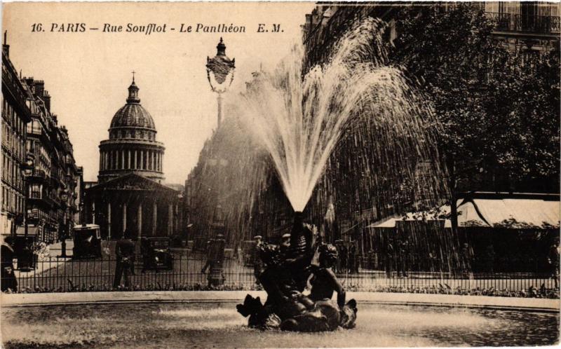 Carte postale ancienne Paris 5e-Rue Soufflot-Le Panthéon à Paris 5e