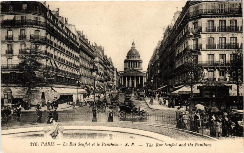 Carte postale ancienne Paris 5e-La Rue Soufflot et le Panthéon à Paris 5e