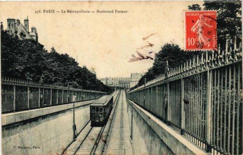Carte postale ancienne Le Métropolitain - Boulevard Pasteur à Paris 15e