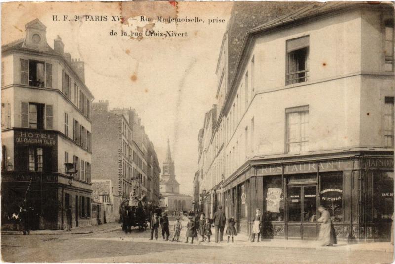Carte postale ancienne Rue Mademoiselle, prise de la rue Croix-Nivert à Paris 15e
