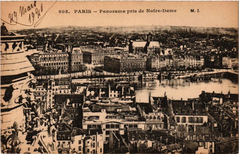 Carte postale ancienne Paris 4e Panorama pris de Notre-Dame à Paris 4e