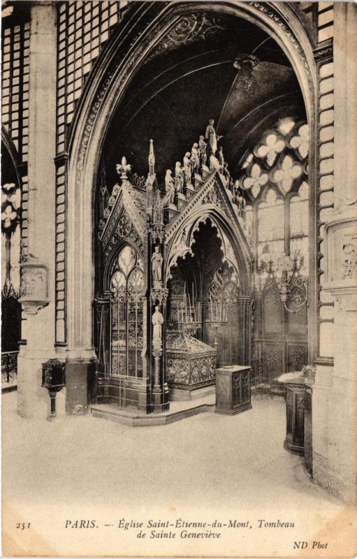 Carte postale ancienne Paris 5e-Eglise Saint Etienne du Mont-Tombeau au Sainte Geneviéve à Paris 5e