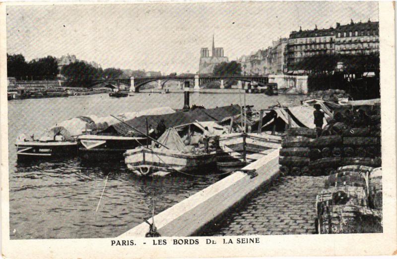 Carte postale ancienne Les Bords de la Seine à Paris 4e