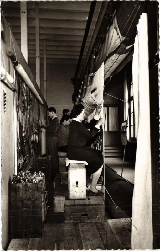 Carte postale ancienne Paris 13e Paris-Manufacture des Gobelins-Atelier de Haute-Lisse à Paris 13e