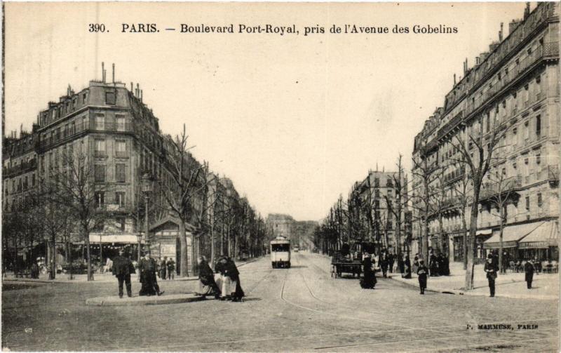 Carte postale ancienne Paris 13e Paris Boulevard Port Royal pris de l'Avenue des Gobelins à Paris 13e