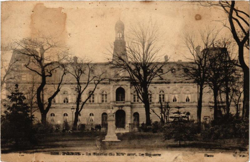 Carte postale ancienne La Mairie du XIVe arrondissement - Le Square à Paris 14e
