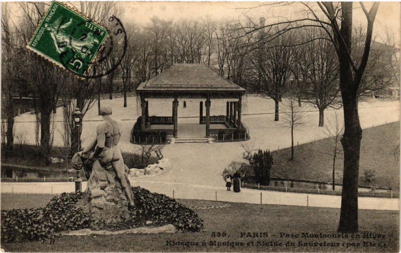 Carte postale ancienne Parc Montsouris en Hiver - Kiosque à Musique et Statue du Sauveteur à Paris 14e