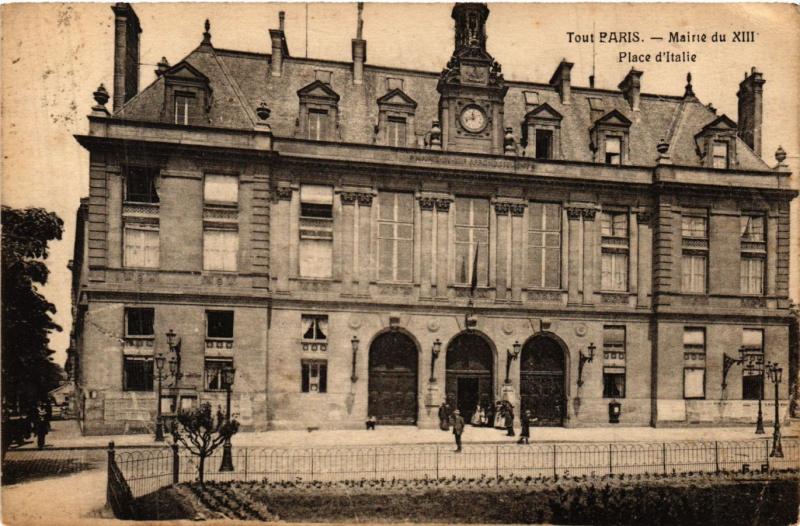 Carte postale ancienne Mairie du XIII - Place d'Italie à Paris 13e