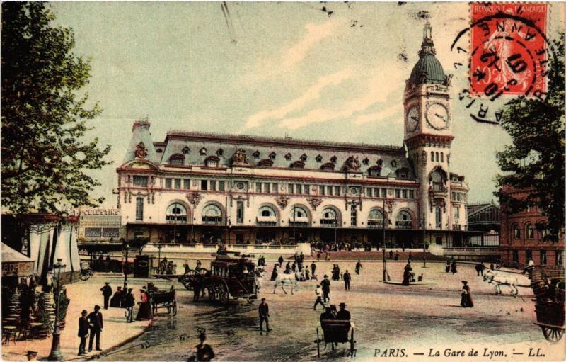 Carte postale ancienne Paris 12e-La Gare de Lyon à Paris 12e