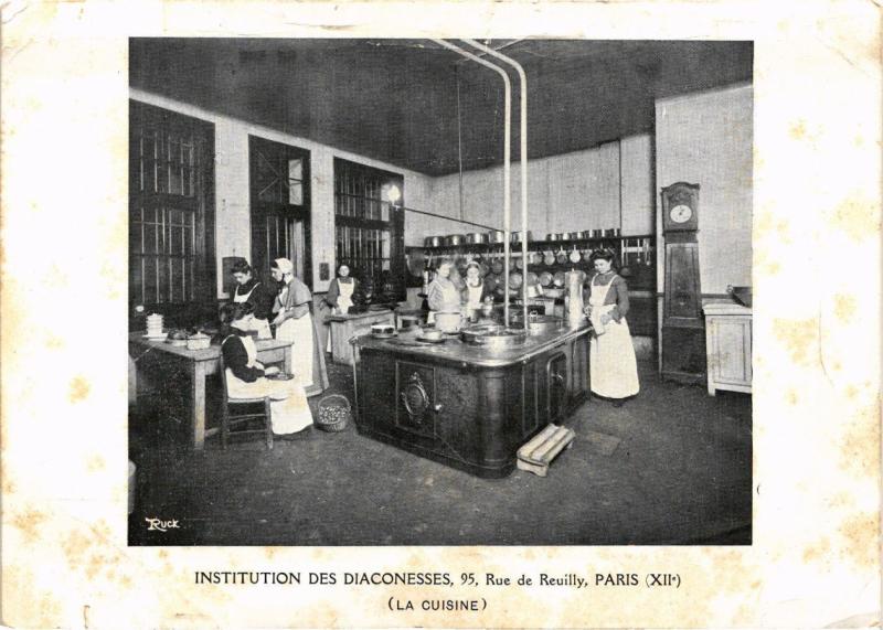Carte postale ancienne Paris 12e-Institution des Diaconesses-Rue de Reuilly à Paris 12e