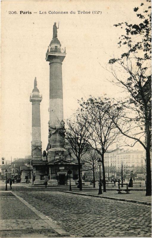 Carte postale ancienne Paris 12e-Les Colonnes du Trone à Paris 12e