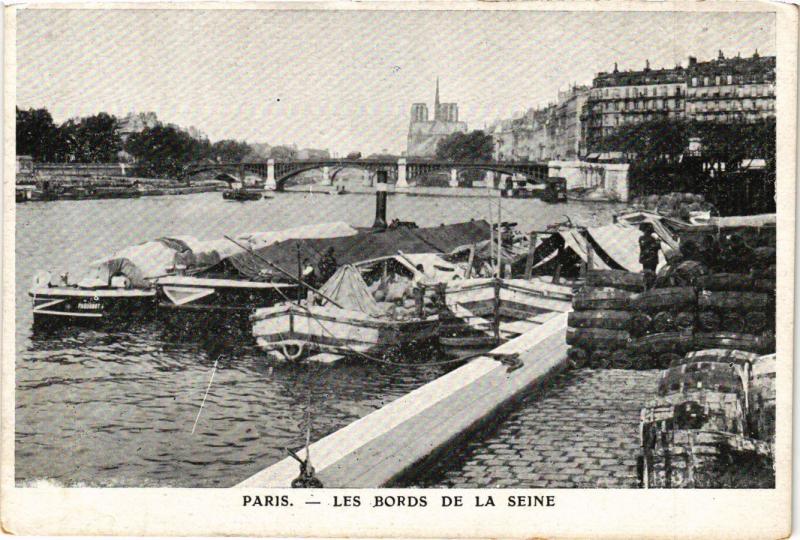 Carte postale ancienne Les Bords de la Seine à Paris 4e