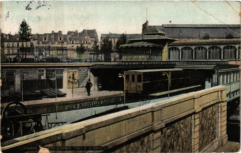 Carte postale ancienne Paris 12e-Métropolitain-Gare de la Bastille à Paris 12e
