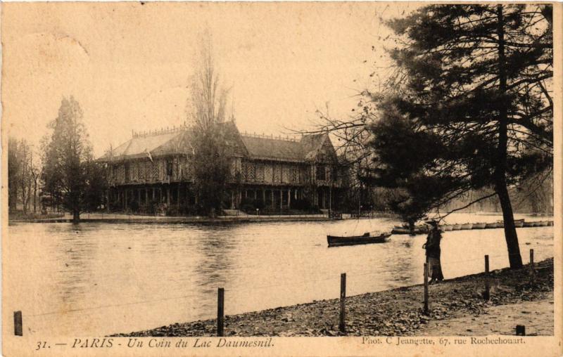 Carte postale ancienne Paris 12e-Bois de Vincennes-Un coin du Lac Daumesnil à Paris 12e