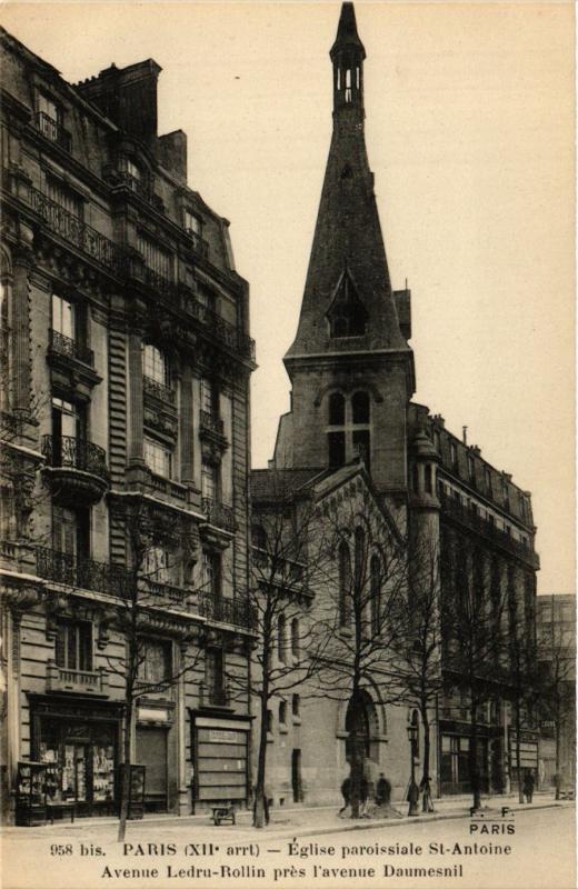 Carte postale ancienne Eglise paroissiale Saint-Antoine - Avenue Ledru-Rollin près l'avenue Daumesnil à Paris 12e