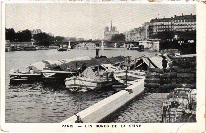 Carte postale ancienne Les Bords de la Seine à Paris 4e