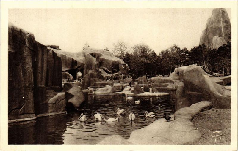Carte postale ancienne Paris 12e-Jardin Zoologique de Vincennes-Ile et Rochers des Singes à Paris 12e