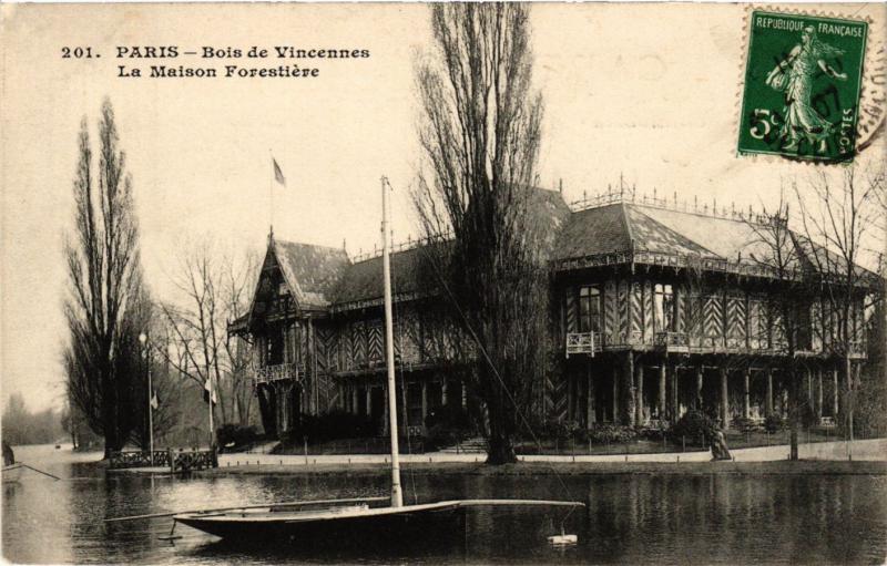 Carte postale ancienne Bois de Vincennes - La Maison Forestière à Paris 12e