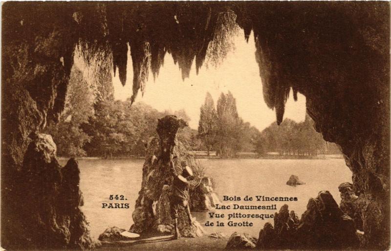 Carte postale ancienne Paris 12e-Bois de Vincennes-Lac Daumesnil à Paris 12e
