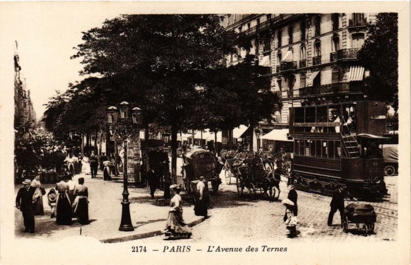 Carte postale ancienne L'Avenue des Ternes à Paris 17e
