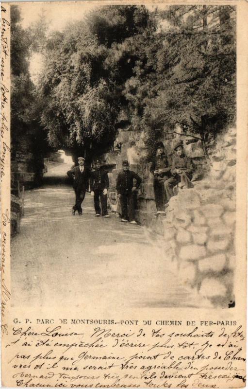 Carte postale ancienne Parc de Montsouris. - Pont du chemin de fer à Paris 14e