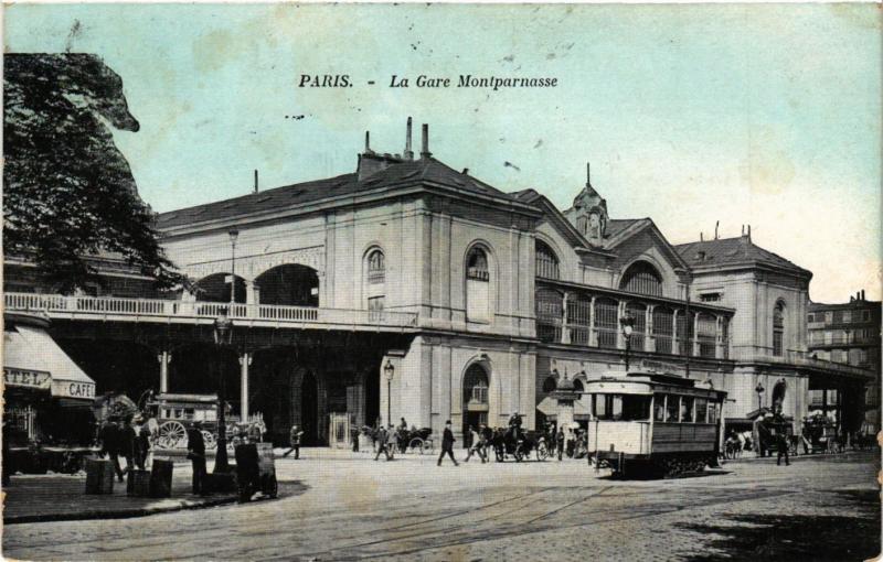 Carte postale ancienne La Gare Montparnasse à Paris 14e