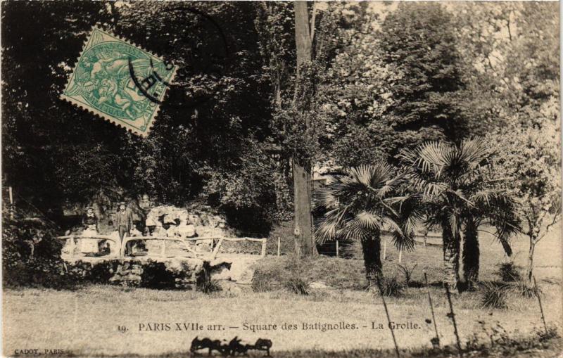 Carte postale ancienne Square des Batignolles - La Grotte à Paris 17e