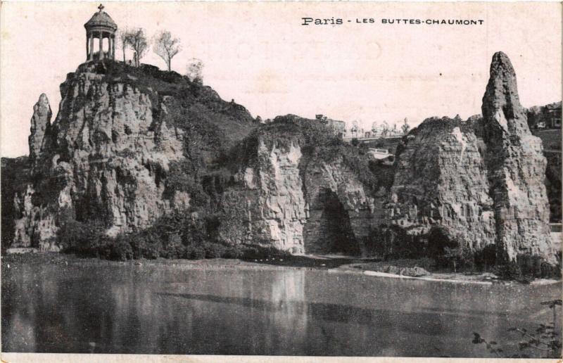 Carte postale ancienne Les Buttes-Chaumont à Paris 19e
