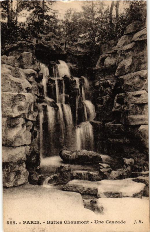 Carte postale ancienne Buttes Chaumont - Une Cascade à Paris 19e