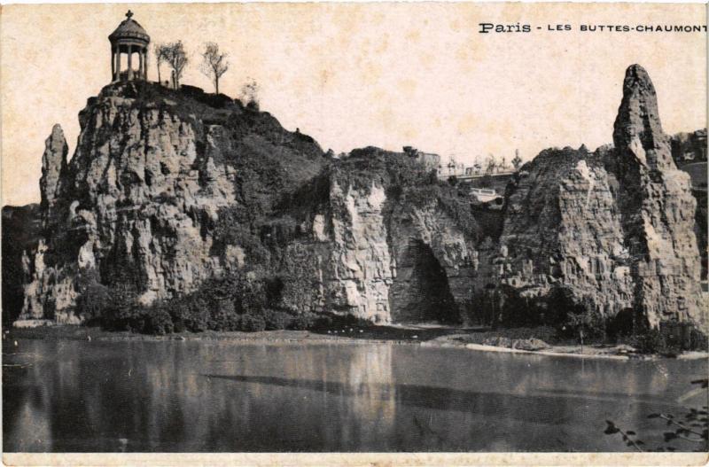 Carte postale ancienne Les Buttes-Chaumont à Paris 19e